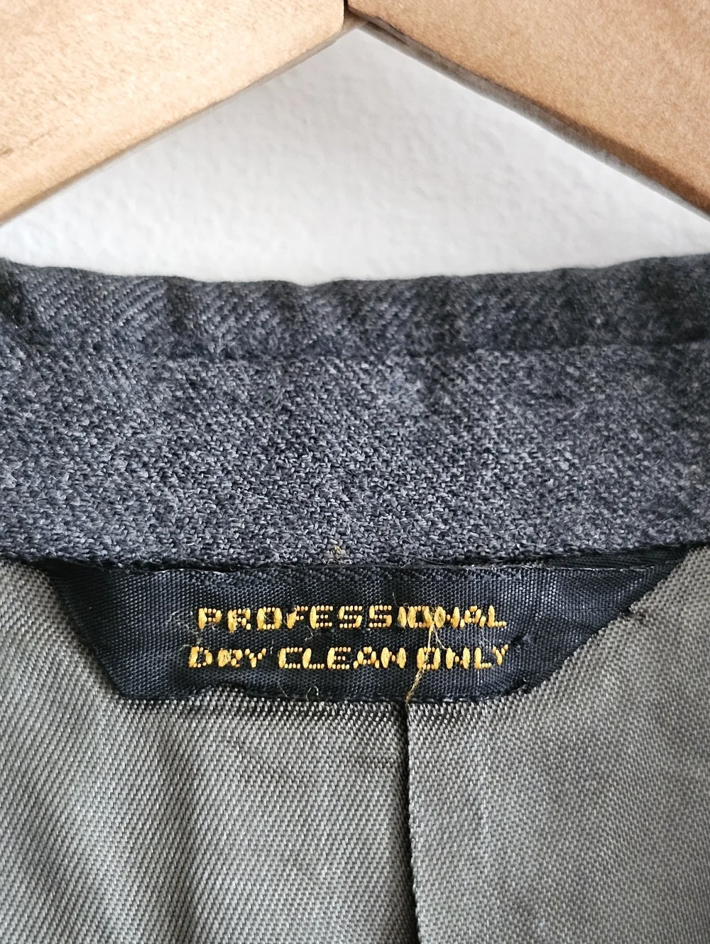Daniel Hechter Paris 100% Wool Blazer Gray 2 Button Tailored Estimated Size 40R
